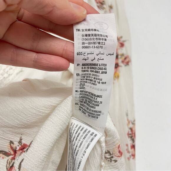 Hollister Cream & Pink Floral Puff Sleeve Boho Lace Trim Blouse XS Romantic - Picture 5 of 7